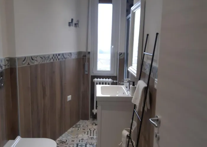 L' Aurora アパート *